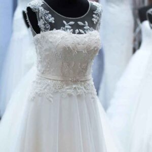 دوخت لباس عروس